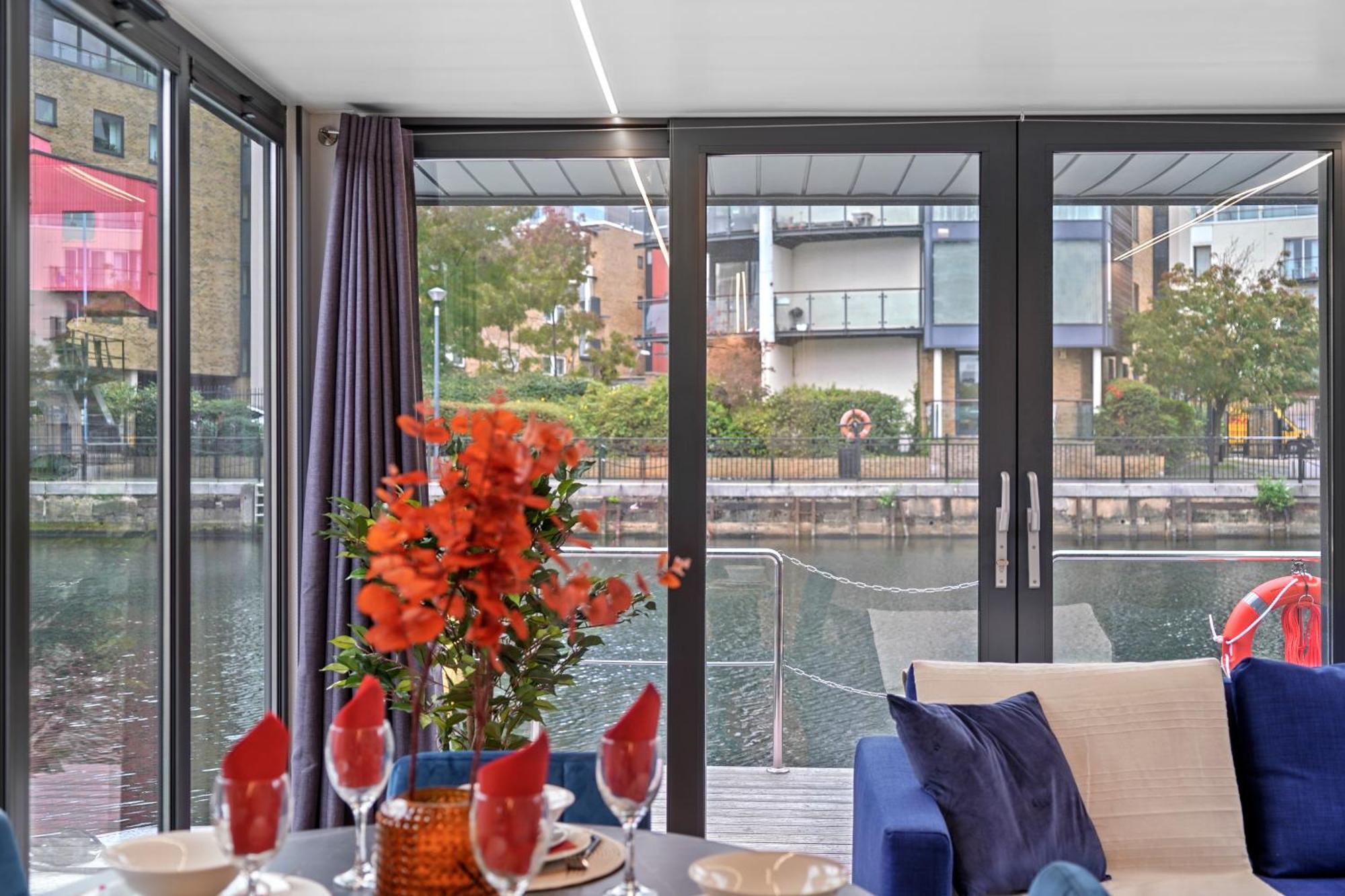 Unique Water Lodge In London - Sleeps 6 Eksteriør billede