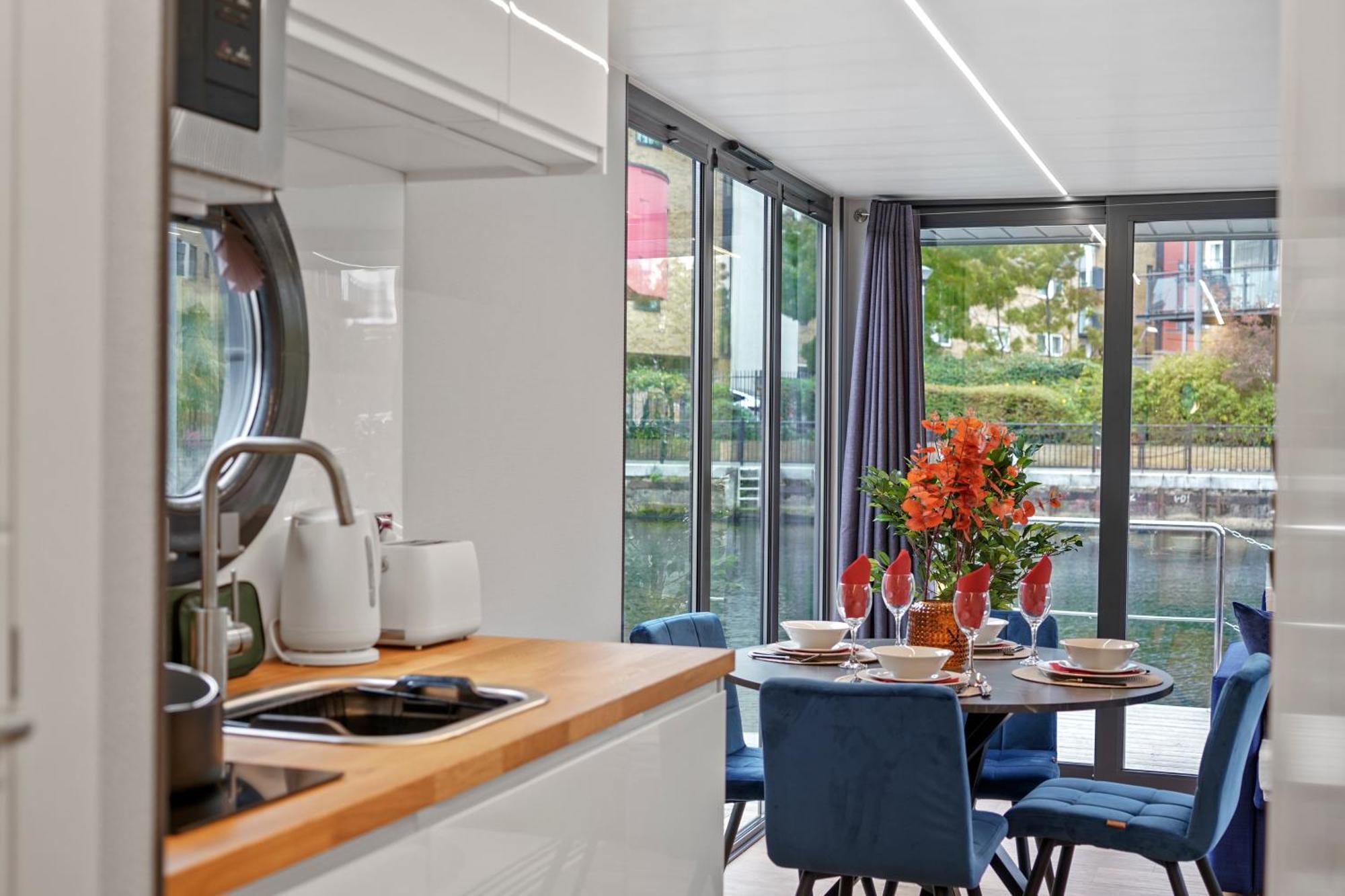 Unique Water Lodge In London - Sleeps 6 Eksteriør billede