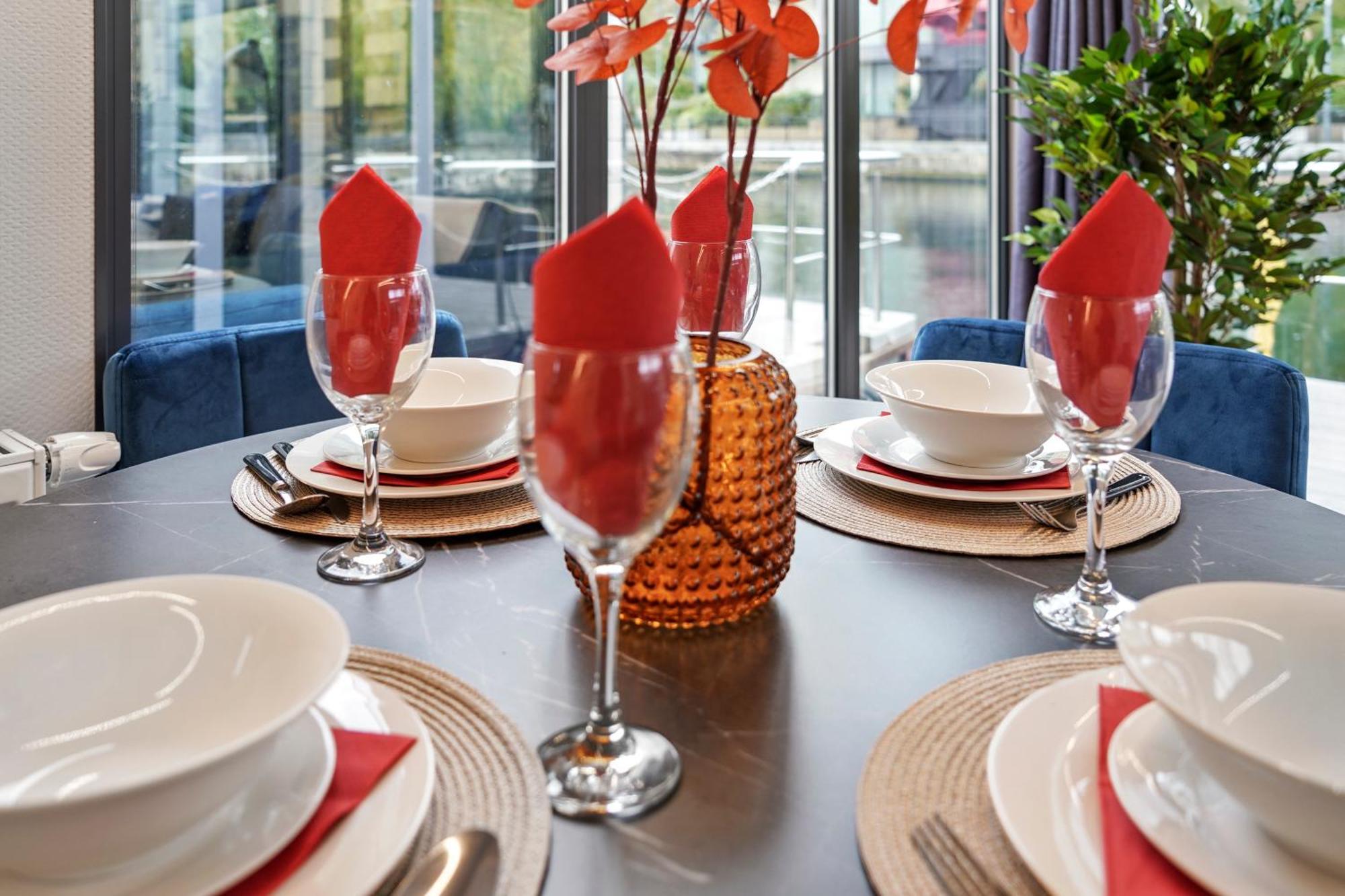 Unique Water Lodge In London - Sleeps 6 Eksteriør billede
